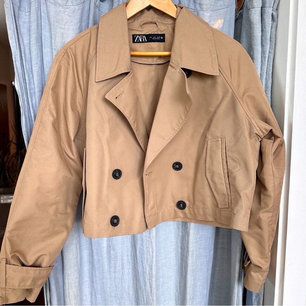 Brand new, Zara cropped khaki trench jacket.